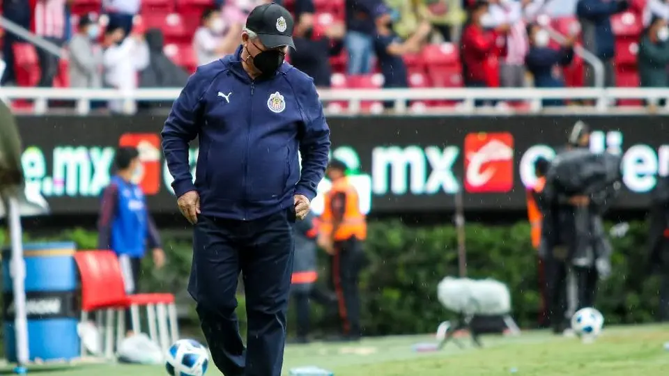 Chivas: Pese a la victoria, afición abucheó a jugadores y pidió la salida de Vucetich