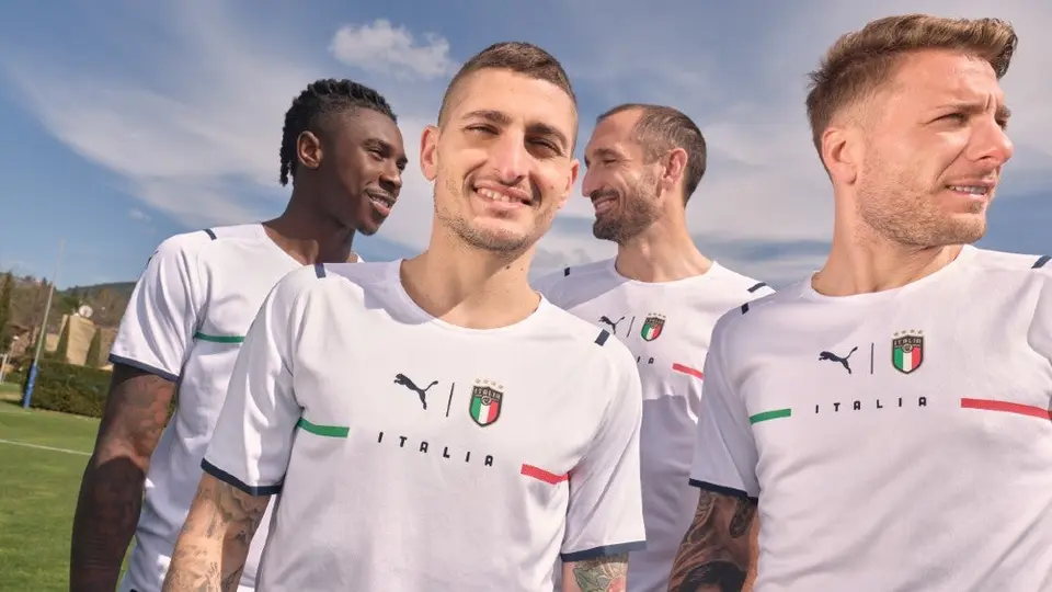 Eurocopa 2021: Italia presentó su elegante uniforme de visita para el torneo