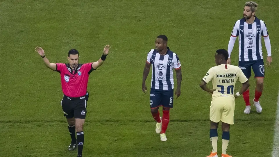 Concachampions: Duelos decisivos entre América y Rayados, manchados por el arbitraje