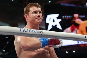 'Canelo' Álvarez jugó golf con Ezekiel Elliott previo a combate con Billy Joe Saunders