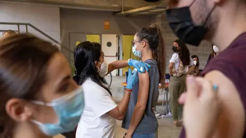 Vacuna Covid-19: Abren registro para mayores de 18 años