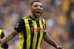 Troy Deeney: 'Si viera a Cristiano Ronaldo comiendo mier.. de caballo, yo también comería'