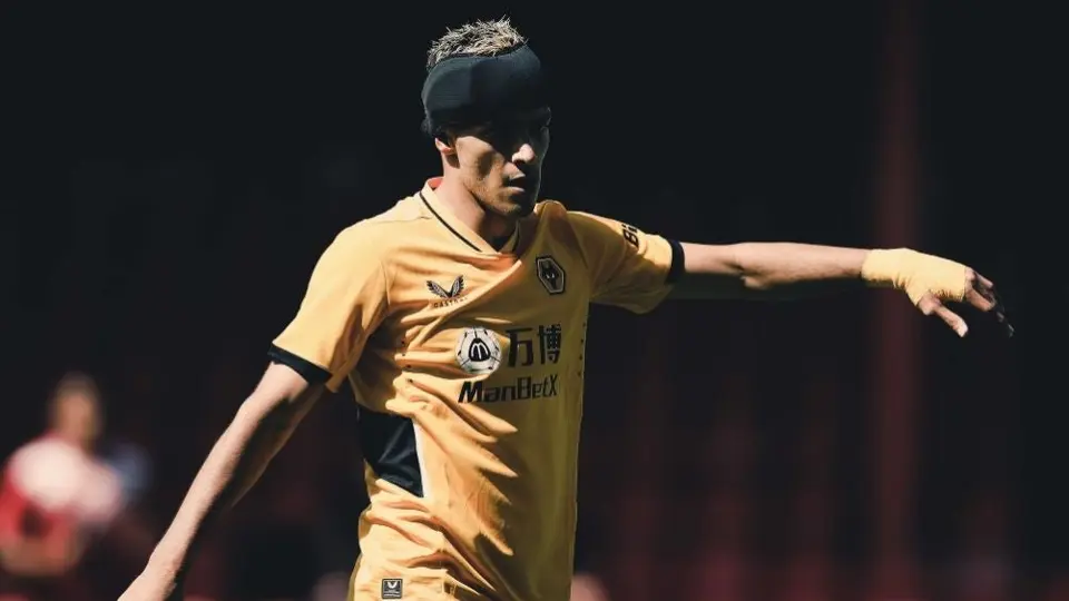 Raúl Jiménez: Jugó como titular en el partido amistoso entre Wolverhampton y Real Betis