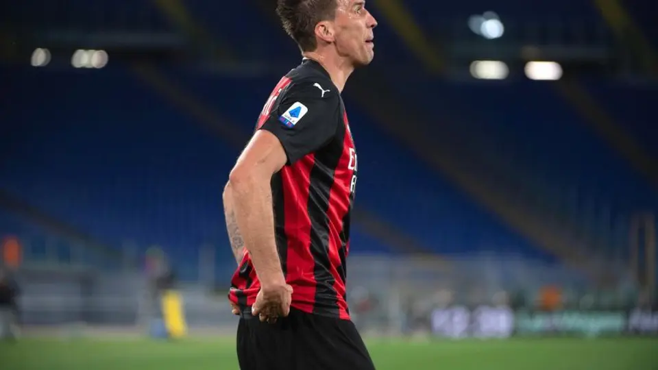 Milan: Sucumbió ante Lazio y salió de puestos de Champions League