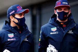 Padre de Verstappen: 'Checo Pérez no es un flan, lo que hace Max es excepcional'