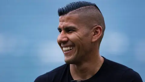 Carlos Salcido fue ayudado por las 'Águilas del América'