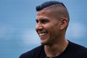 Carlos Salcido fue ayudado por las 'Águilas del América'