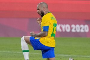 Dani Alves tras vencer al Tri Olímpico: 'Viva México cabr...'