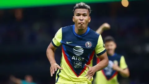 'Roger Martínez, considerado en el América hasta ahora', afirma Santiago Baños