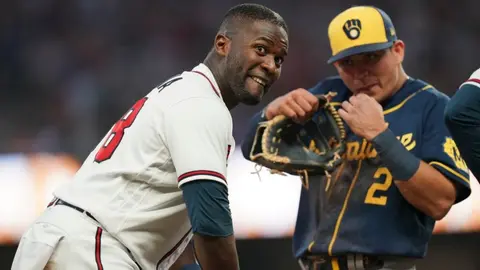 Video: Luis Urías realizó impresionante atrapada de out en Brewers vs Braves