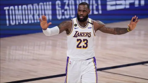 LeBron James, el atleta más atacado en redes sociales