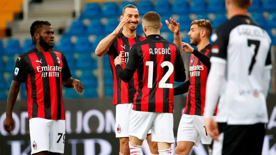 Serie A: Milan blindó el subliderato ante Parma pese a expulsión de Ibrahimovic