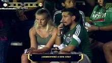 Pareja en el México vs Guatemala se robó la atención durante el encuentro