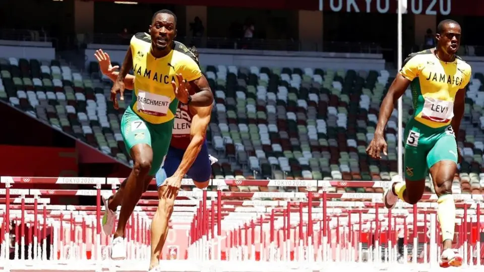 Tokio 2020: Jamaicano Hansle Parchment se impuso sobre Holloway en los 110 metros vallas