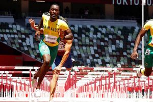 Tokio 2020: Jamaicano Hansle Parchment se impuso sobre Holloway en los 110 metros vallas