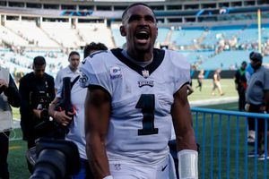NFL: Eagles remontaron de visita y derrotaron ante Carolina Panthers