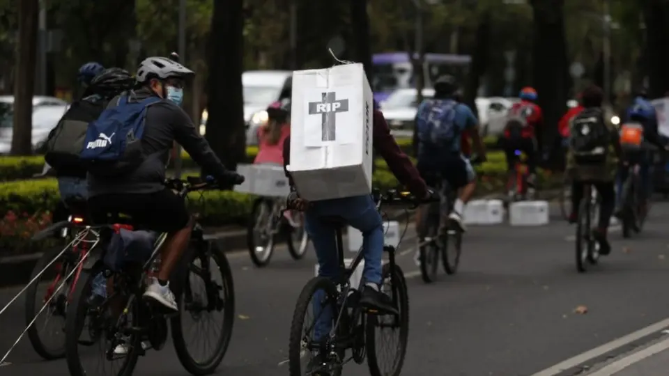 CDMX: Familiares de víctimas de accidentes viales salieron a manifestarse