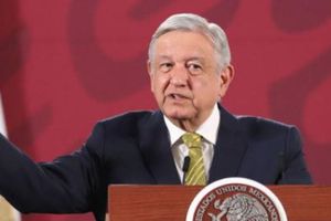 Covid-19: 'Ánimo presidente, no duele mucho', así apoyaron a AMLO por tercera dosis