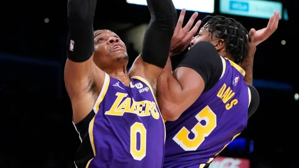 Lakers: Anthony Davis y Dwight Howard protagonizaron pelea entre compañeros