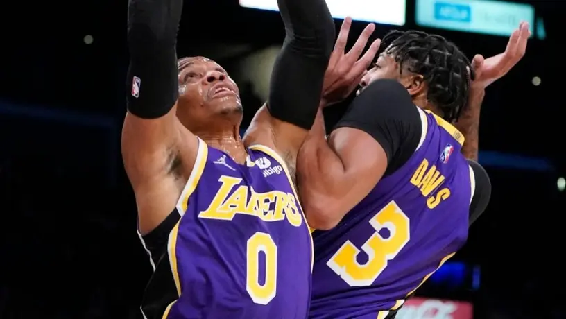 Lakers: Anthony Davis y Dwight Howard protagonizaron pelea entre compañeros