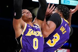 Lakers: Anthony Davis y Dwight Howard protagonizaron pelea entre compañeros