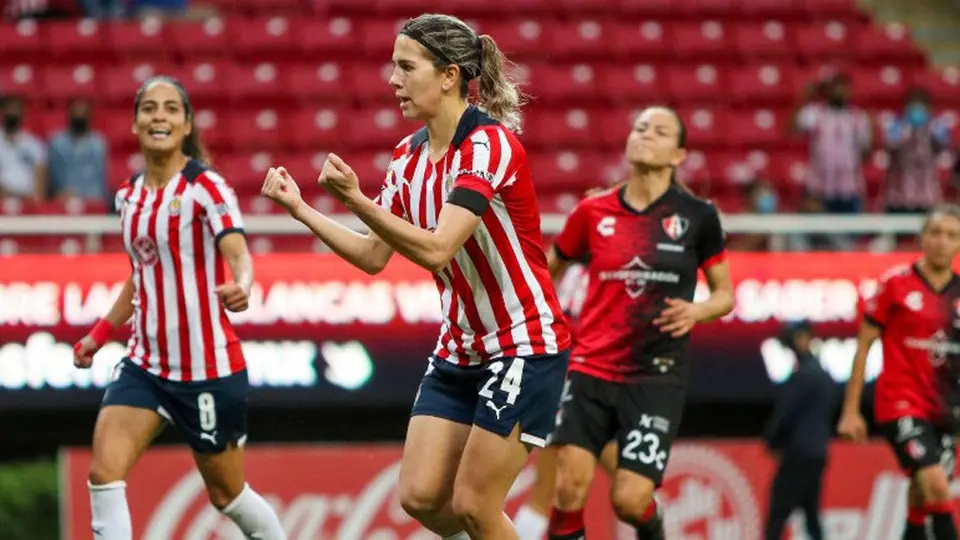 Nelly Simón descartó que Chivas negara prestar a Licha Cervantes al Tri