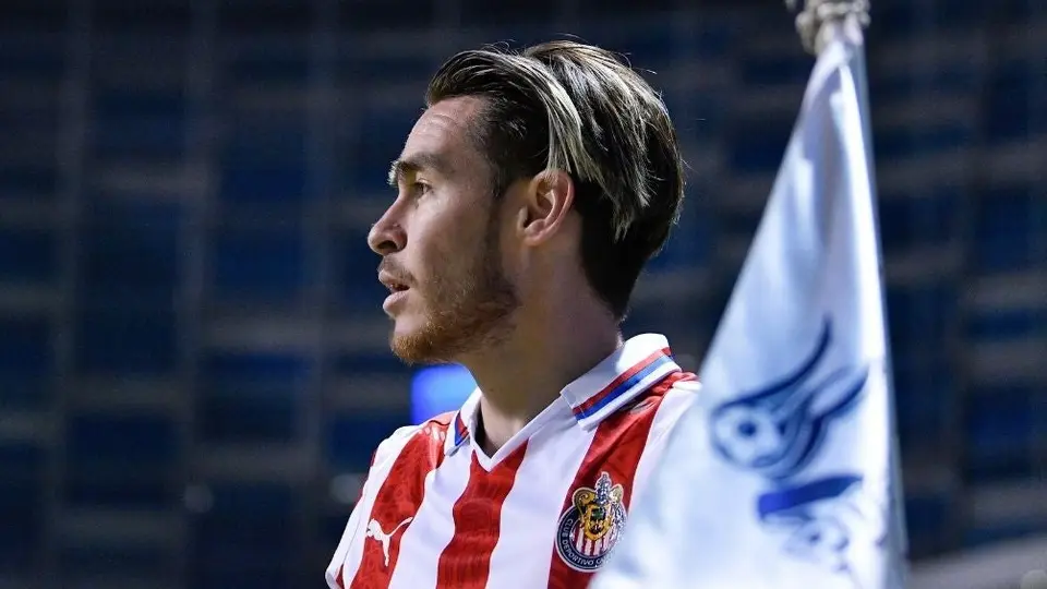 Chivas: Jesús Angulo en duda para la Reclasificación por lesión muscular