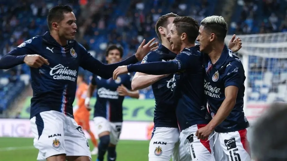 Liga MX: Chivas logró victoria ante Rayados y se mete en zona de Repesca