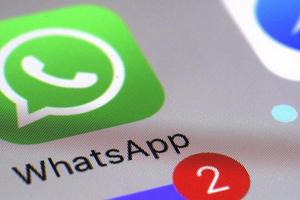 Facebook, Instagram y WhatsApp regresan con intermitencias tras falla global