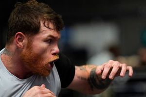 Canelo Álvarez: 'Subir a peso crucero es un riesgo, pero me gusta'
