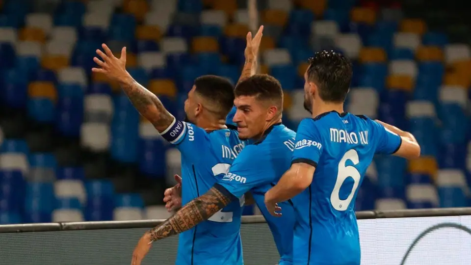 Chucky Lozano: Napoli mantiene el invicto y el liderato tras doblegar al Cagliari