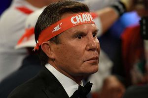 Julio César Chávez le enseñó a boxear a su mamá y mandó indirecta a sus hijos