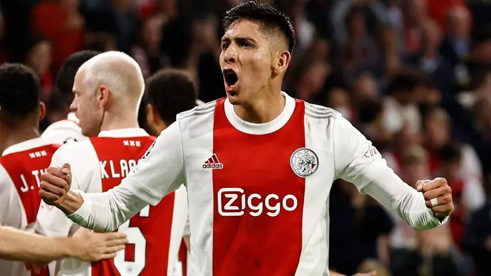 Edson Álvarez firma extensión de contrato con Ajax hasta 2025