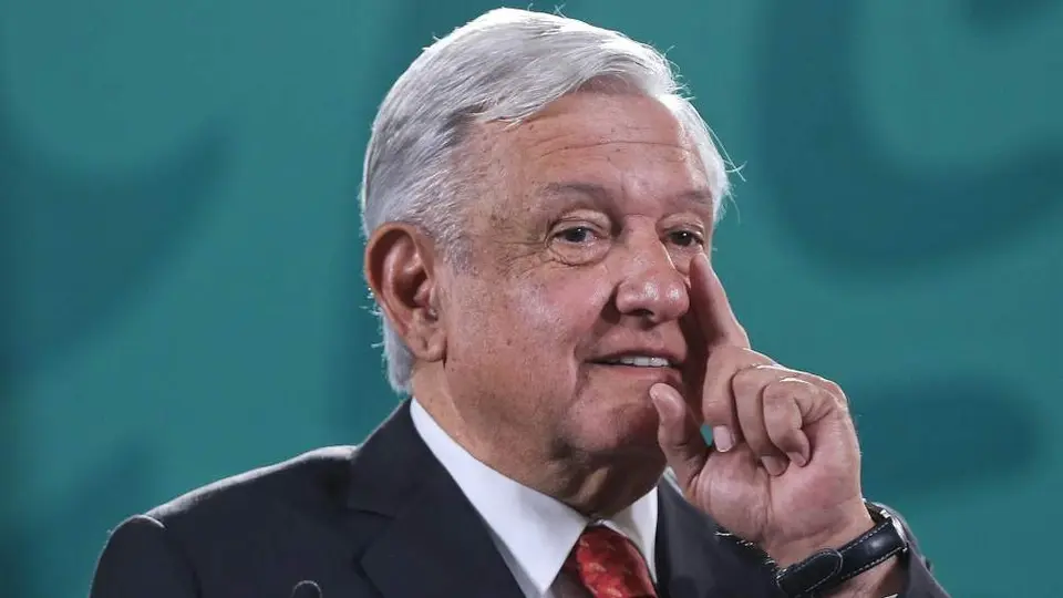 AMLO: 'Ya empecé a ver camisetas con la frase de falso mesías'