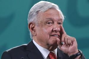 AMLO: 'Ya empecé a ver camisetas con la frase de falso mesías'