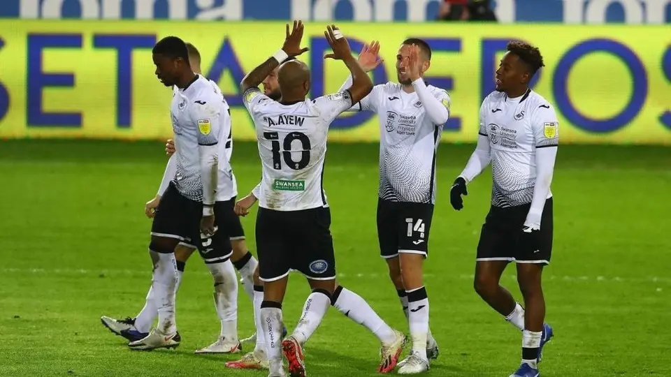 Swansea City boicoteará las redes sociales por el abuso a los jugadores