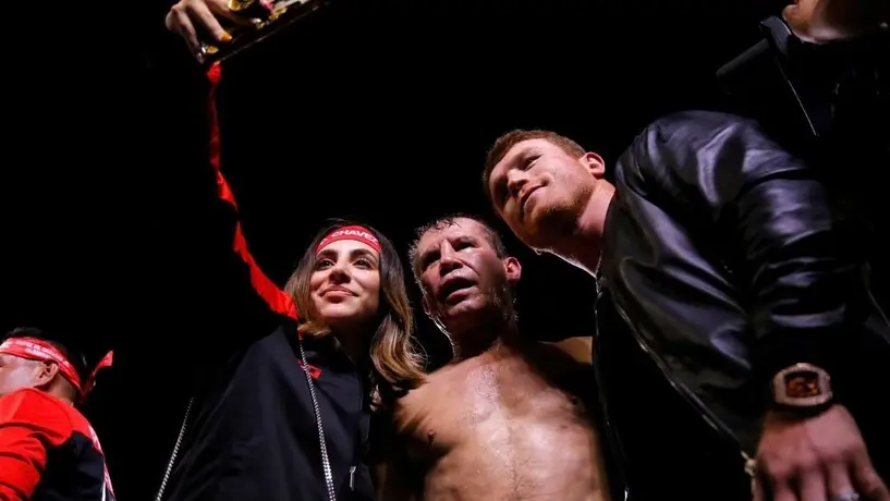 Hija de JC Chávez se quejó de sentarse junto a familia del Canelo: 'Para mi pinc... mala suerte...'