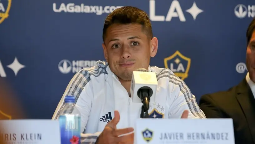 Chicharito Hernández: Fue captado con una nueva mujer y su esposa manda indirecta