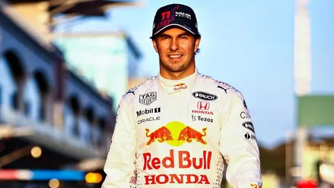 Checo Pérez: 'Ha sido un viernes positivo, deberíamos ir bien en calificación'