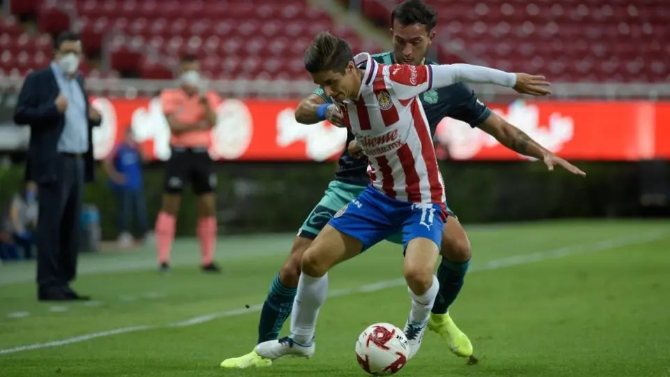 Chivas: Isaác Brizuela ve en Puebla un rival difícil y un buen parámetro para la Liguilla