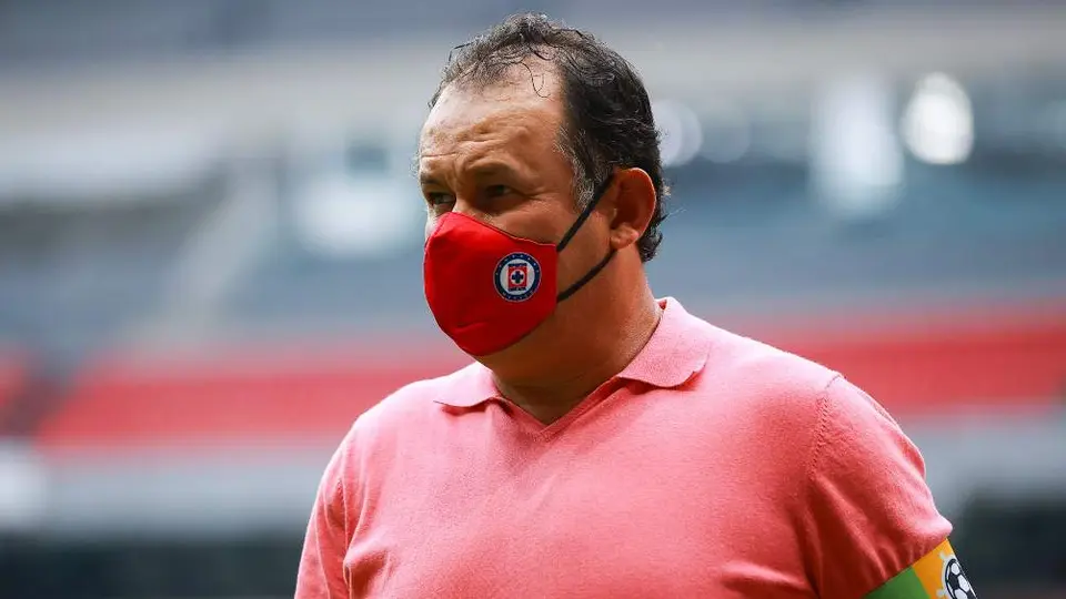 Cruz Azul: Reynoso ya terminó con sequías de 78 y 34 años en clubes peruanos