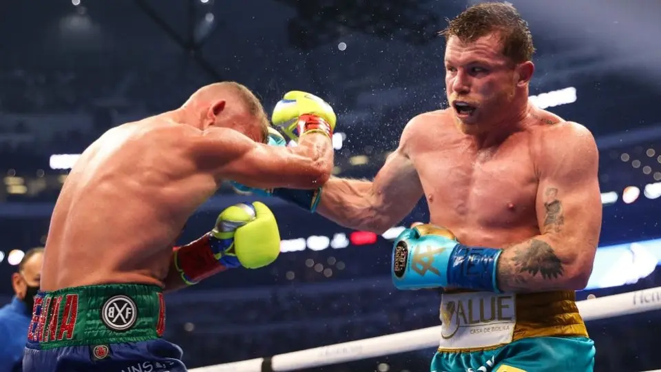 Canelo Álvarez presumió en sus redes sociales cómo derrotó a Saunders