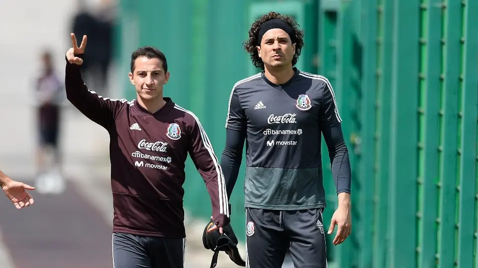 Guardado: 'Memo Ochoa es el mejor portero en la historia de México'