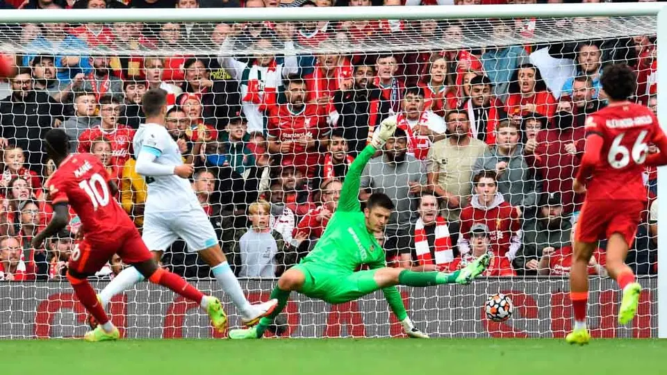 Liverpool doblegó al Burnley y mantiene paso perfecto en la Premier League