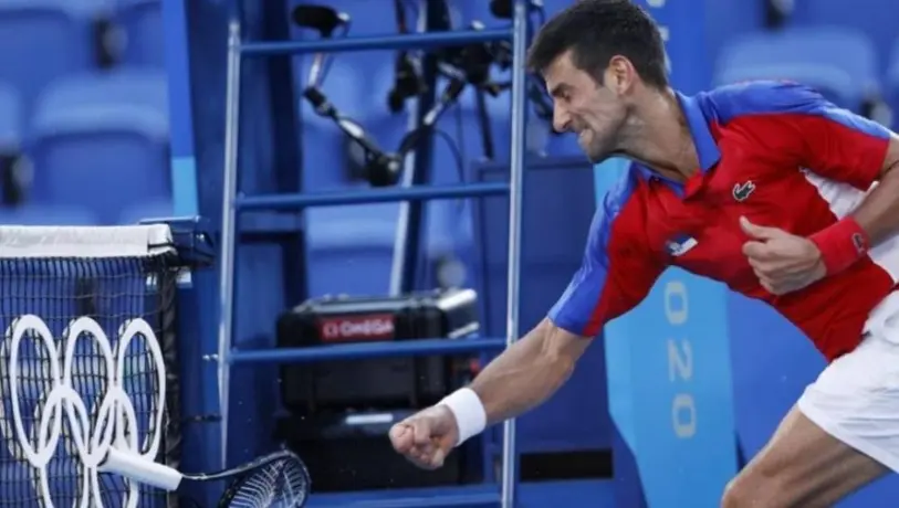Video: Novak Djokovic lanzó y estrelló su raqueta al verse superado por Pablo Carreño