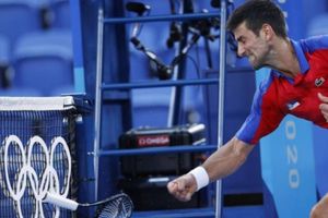 Video: Novak Djokovic lanzó y estrelló su raqueta al verse superado por Pablo Carreño