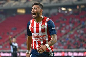 Alexis Vega presumió su nueva joya, inspirada en los aros olímpicos