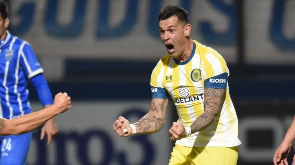 Milton Caraglio debutó con gol en su regreso a Rosario Central, pero su equipo perdió