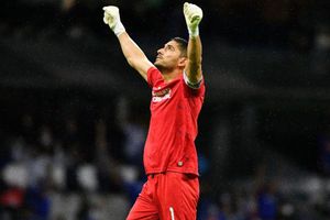 Jesús Corona asistió con su familia a juego de los Lakers