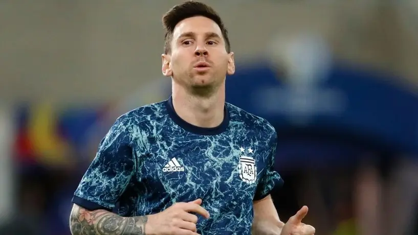 Video: Messi desató la locura a su salida de un restaurante de Miami